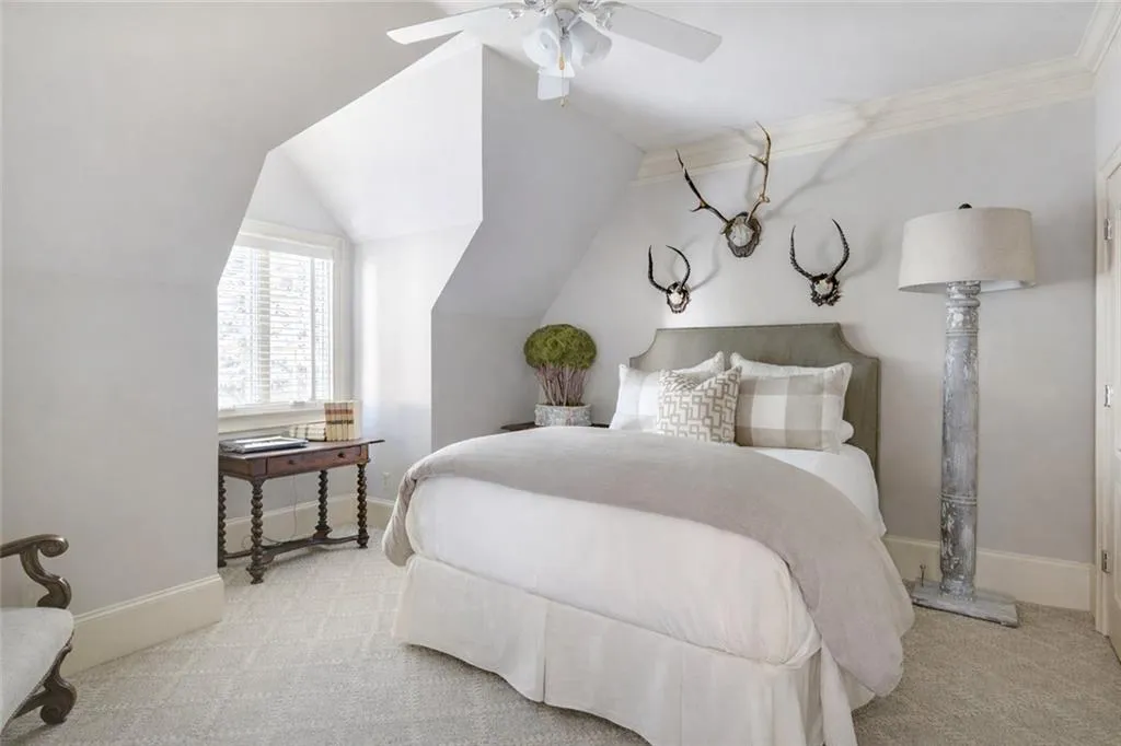 Carriage house bedroom + full bathroom