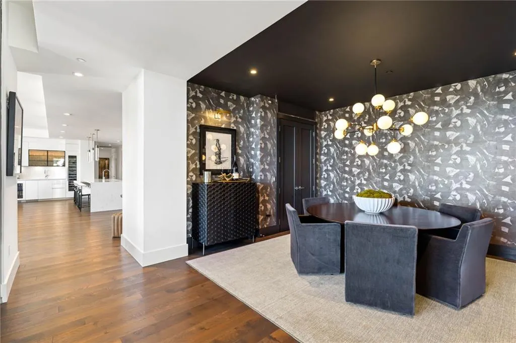 3107 Peachtree Road Ne Unit 1402, Atlanta, Georgia 30305, 3 Bedrooms Bedrooms, ,3 BathroomsBathrooms,Residential,For Sale,3107 Peachtree Road Ne Unit 1402,7675356