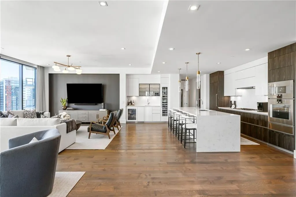 3107 Peachtree Road Ne Unit 1402, Atlanta, Georgia 30305, 3 Bedrooms Bedrooms, ,3 BathroomsBathrooms,Residential,For Sale,3107 Peachtree Road Ne Unit 1402,7675356