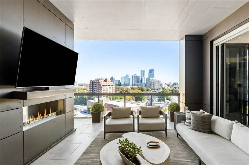 3107 Peachtree Road Ne Unit 1402, Atlanta, Georgia 30305, 3 Bedrooms Bedrooms, ,3 BathroomsBathrooms,Residential,For Sale,3107 Peachtree Road Ne Unit 1402,7675356