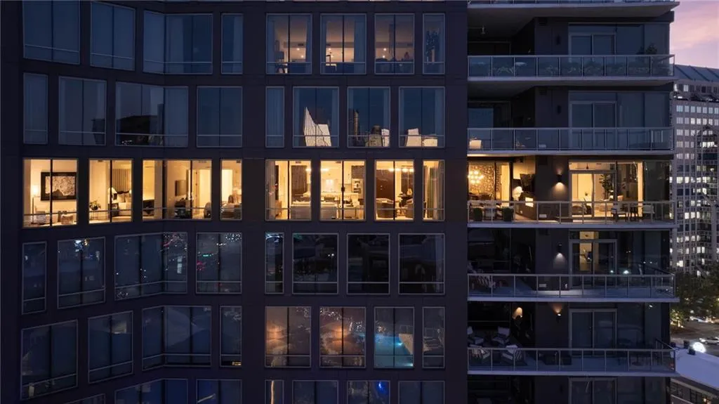 3107 Peachtree Road Ne Unit 1402, Atlanta, Georgia 30305, 3 Bedrooms Bedrooms, ,3 BathroomsBathrooms,Residential,For Sale,3107 Peachtree Road Ne Unit 1402,7675356