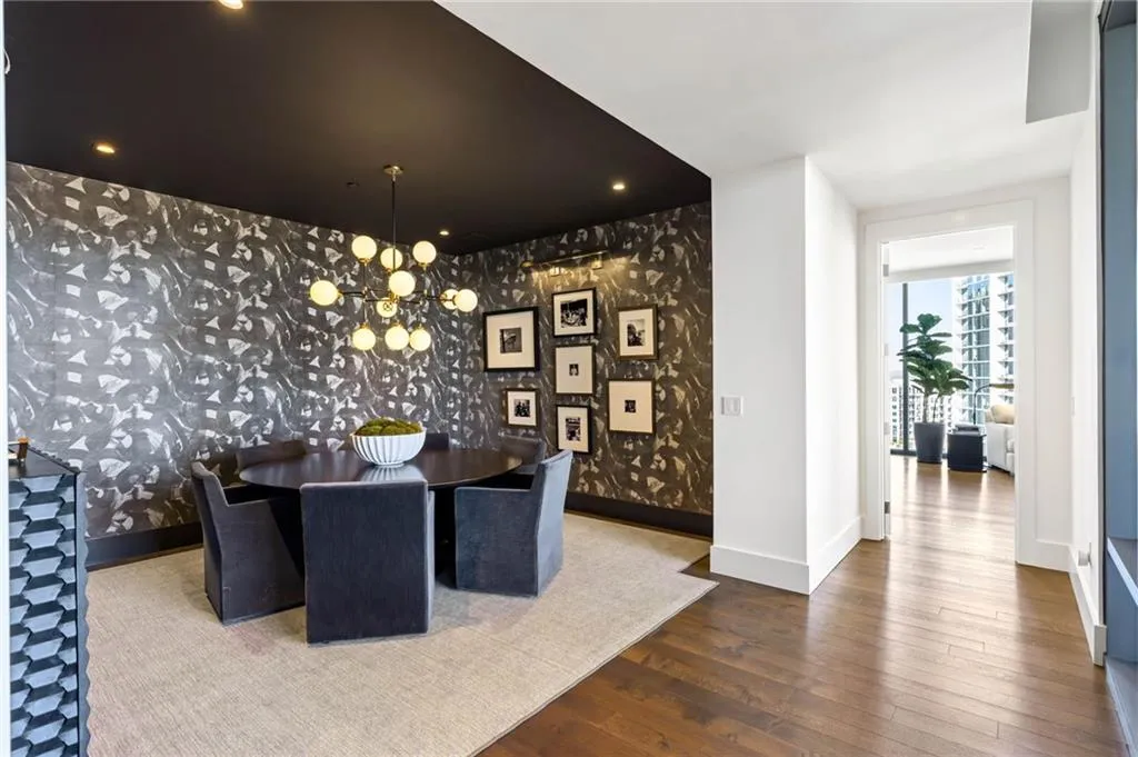 3107 Peachtree Road Ne Unit 1402, Atlanta, Georgia 30305, 3 Bedrooms Bedrooms, ,3 BathroomsBathrooms,Residential,For Sale,3107 Peachtree Road Ne Unit 1402,7675356