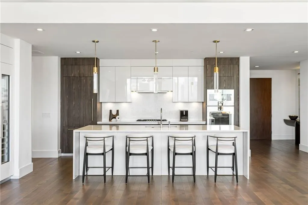 3107 Peachtree Road Ne Unit 1402, Atlanta, Georgia 30305, 3 Bedrooms Bedrooms, ,3 BathroomsBathrooms,Residential,For Sale,3107 Peachtree Road Ne Unit 1402,7675356