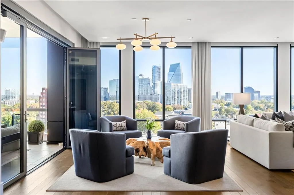 3107 Peachtree Road Ne Unit 1402, Atlanta, Georgia 30305, 3 Bedrooms Bedrooms, ,3 BathroomsBathrooms,Residential,For Sale,3107 Peachtree Road Ne Unit 1402,7675356