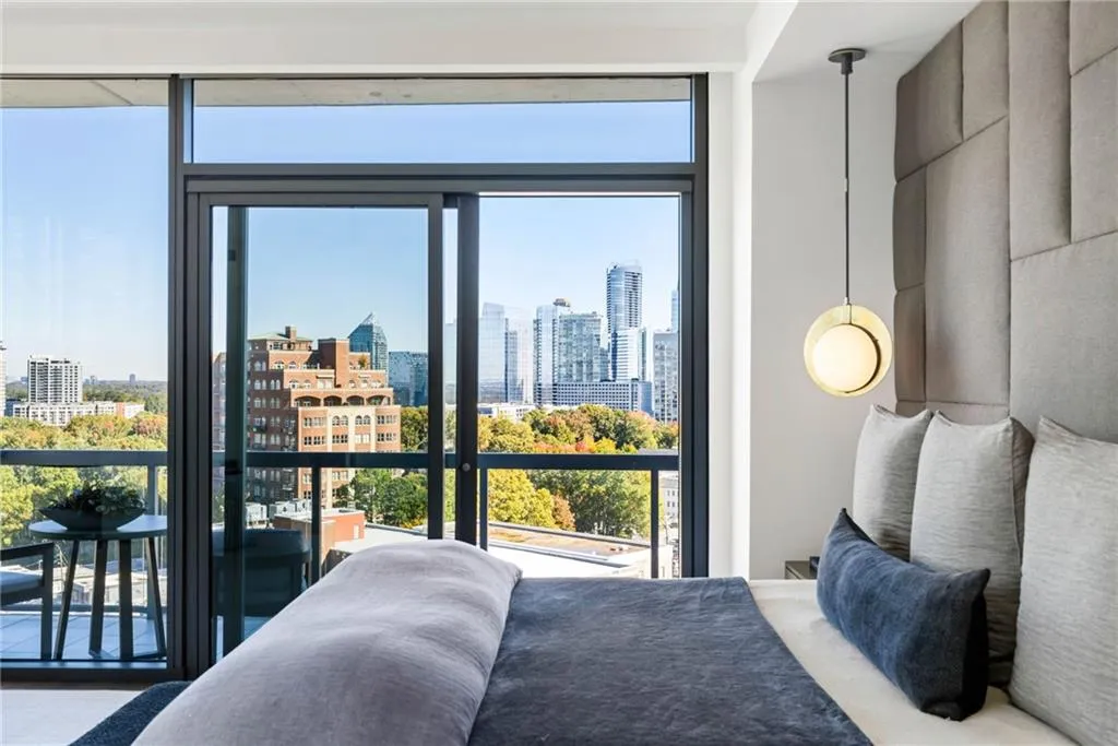 3107 Peachtree Road Ne Unit 1402, Atlanta, Georgia 30305, 3 Bedrooms Bedrooms, ,3 BathroomsBathrooms,Residential,For Sale,3107 Peachtree Road Ne Unit 1402,7675356