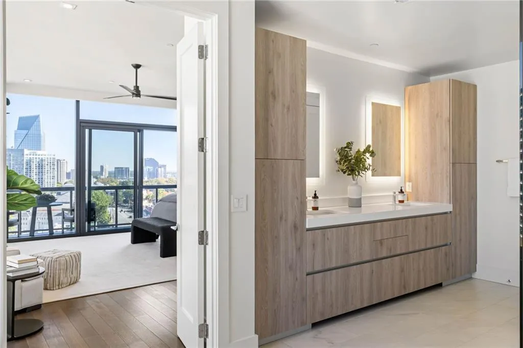 3107 Peachtree Road Ne Unit 1402, Atlanta, Georgia 30305, 3 Bedrooms Bedrooms, ,3 BathroomsBathrooms,Residential,For Sale,3107 Peachtree Road Ne Unit 1402,7675356