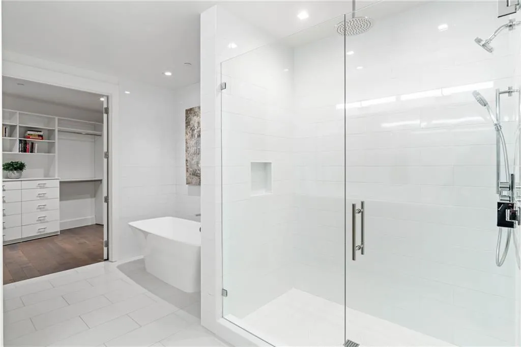 3107 Peachtree Road Ne Unit 1402, Atlanta, Georgia 30305, 3 Bedrooms Bedrooms, ,3 BathroomsBathrooms,Residential,For Sale,3107 Peachtree Road Ne Unit 1402,7675356