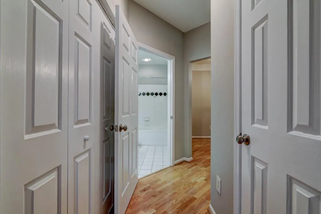 5559 Glenridge Drive Unit 1408, Sandy Springs, Georgia 30342, 1 Bedroom Bedrooms, ,1 BathroomBathrooms,Residential,Sold,5559 Glenridge Drive Unit 1408,6087163