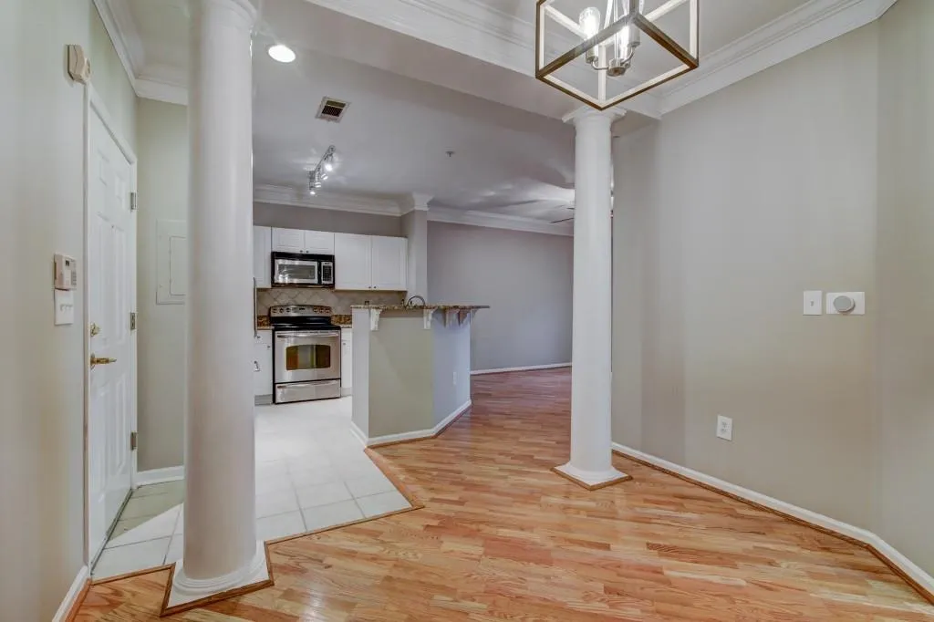 5559 Glenridge Drive Unit 1408, Sandy Springs, Georgia 30342, 1 Bedroom Bedrooms, ,1 BathroomBathrooms,Residential,Sold,5559 Glenridge Drive Unit 1408,6087163