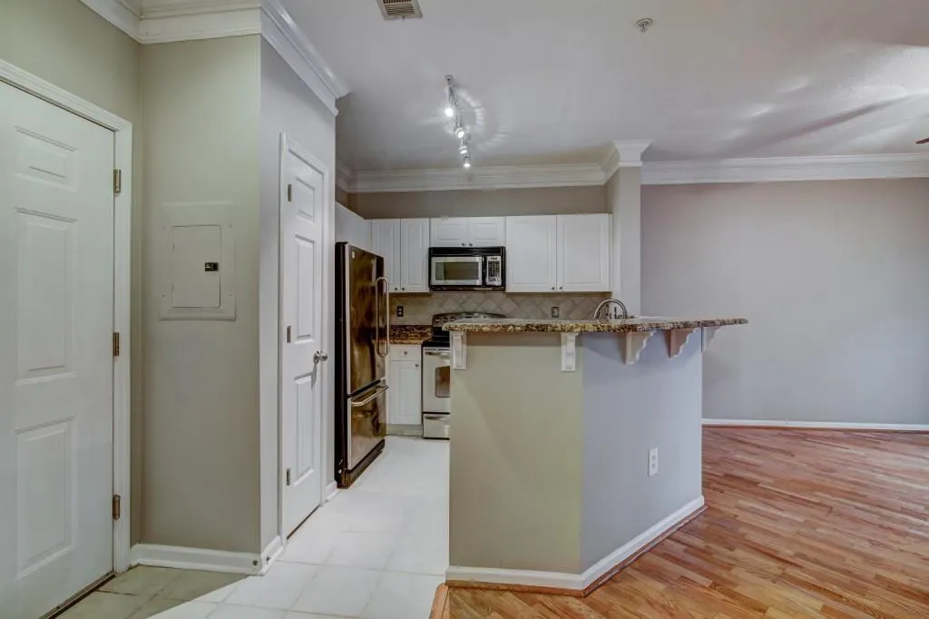 5559 Glenridge Drive Unit 1408, Sandy Springs, Georgia 30342, 1 Bedroom Bedrooms, ,1 BathroomBathrooms,Residential,Sold,5559 Glenridge Drive Unit 1408,6087163