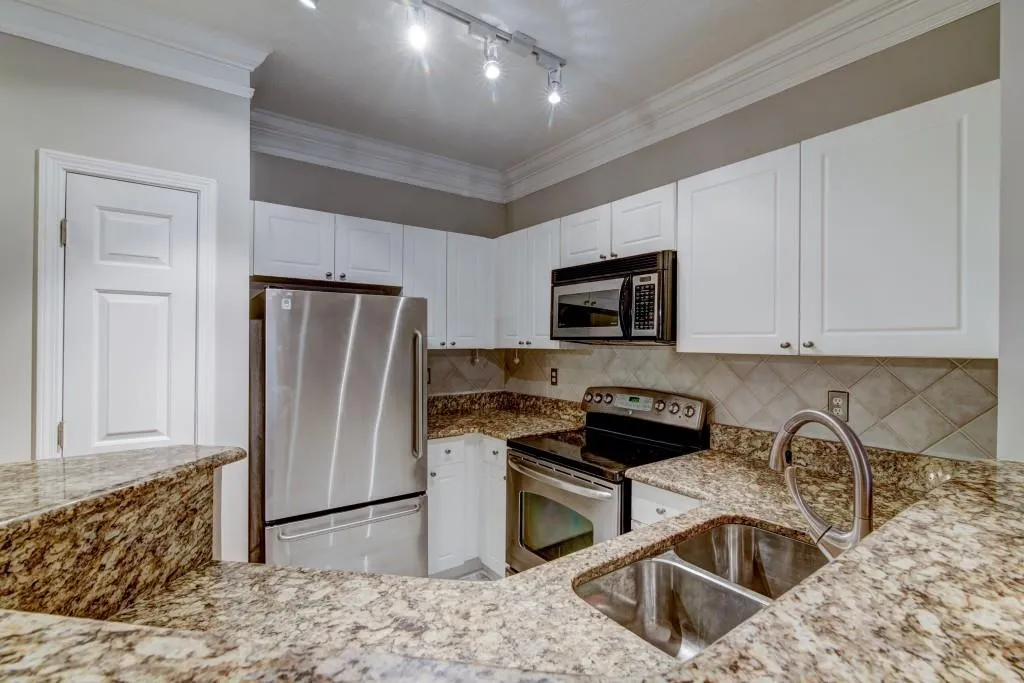 5559 Glenridge Drive Unit 1408, Sandy Springs, Georgia 30342, 1 Bedroom Bedrooms, ,1 BathroomBathrooms,Residential,Sold,5559 Glenridge Drive Unit 1408,6087163