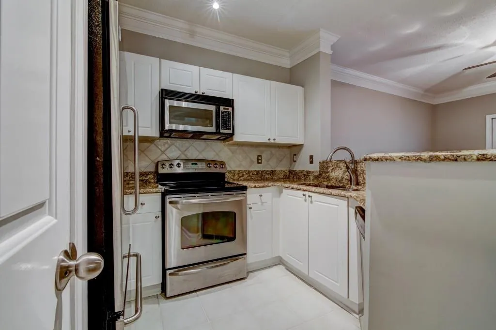 5559 Glenridge Drive Unit 1408, Sandy Springs, Georgia 30342, 1 Bedroom Bedrooms, ,1 BathroomBathrooms,Residential,Sold,5559 Glenridge Drive Unit 1408,6087163