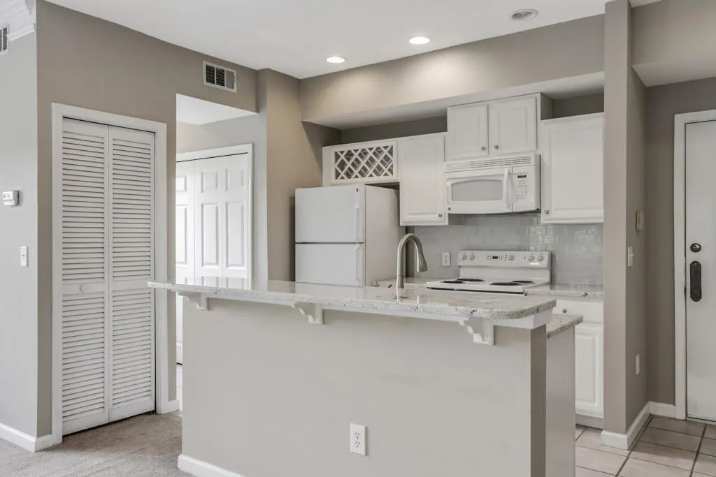955 Juniper Street Ne Unit 4332, Atlanta, Georgia 30309, 1 Bedroom Bedrooms, ,1 BathroomBathrooms,Residential,Sold,955 Juniper Street Ne Unit 4332,6044399