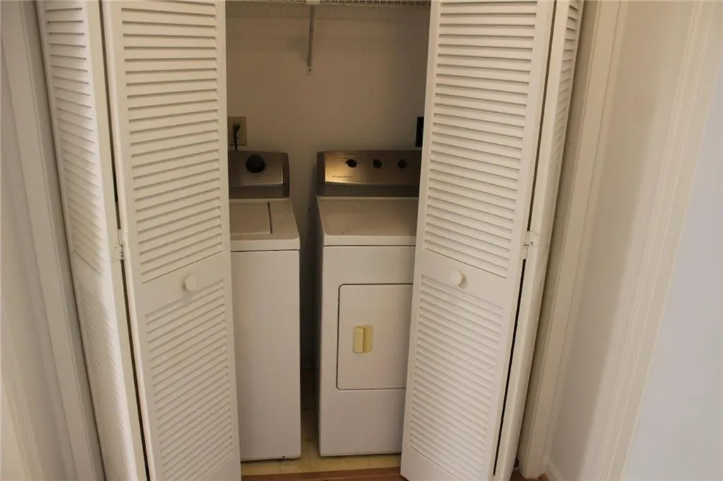 310 Barrington Hills Drive Unit 310, Sandy Springs, Georgia 30350, 2 Bedrooms Bedrooms, ,2 BathroomsBathrooms,Residential,Sold,310 Barrington Hills Drive Unit 310,5824844