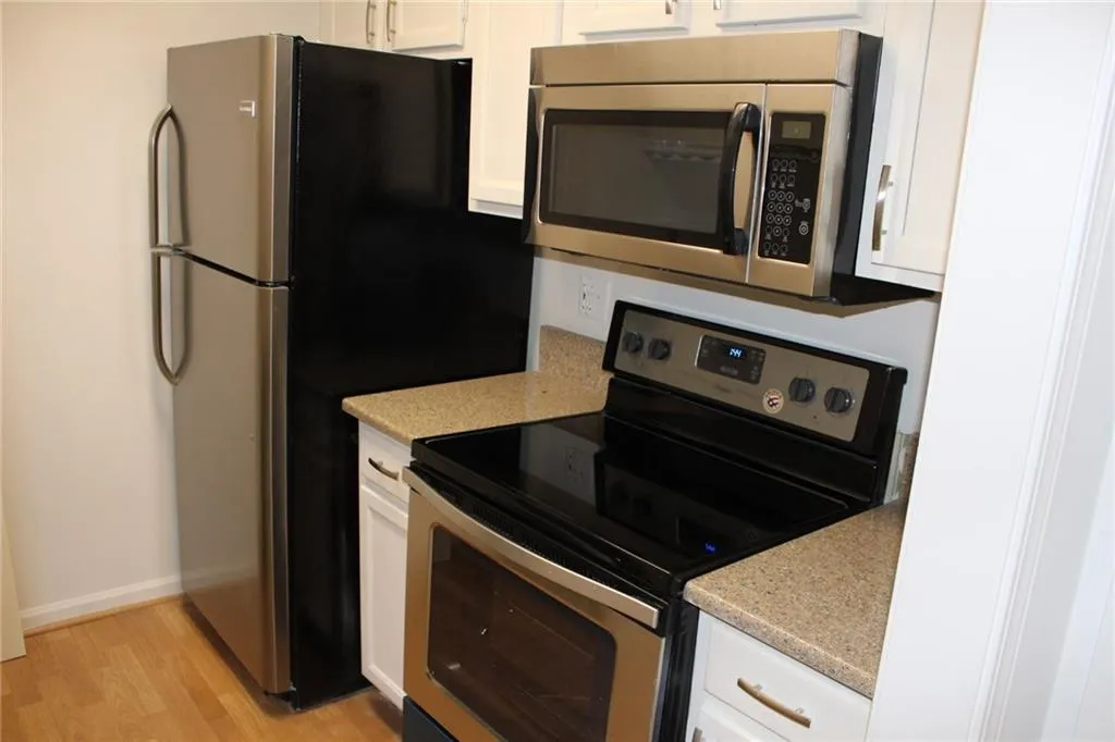 310 Barrington Hills Drive Unit 310, Sandy Springs, Georgia 30350, 2 Bedrooms Bedrooms, ,2 BathroomsBathrooms,Residential,Sold,310 Barrington Hills Drive Unit 310,5824844