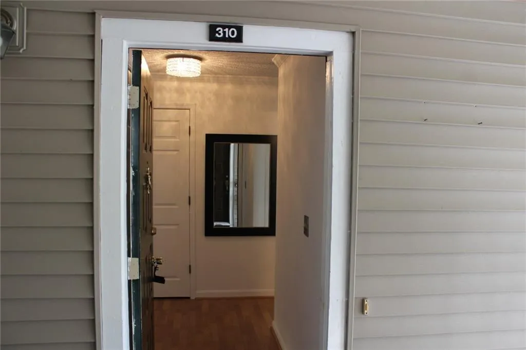 310 Barrington Hills Drive Unit 310, Sandy Springs, Georgia 30350, 2 Bedrooms Bedrooms, ,2 BathroomsBathrooms,Residential,Sold,310 Barrington Hills Drive Unit 310,5824844