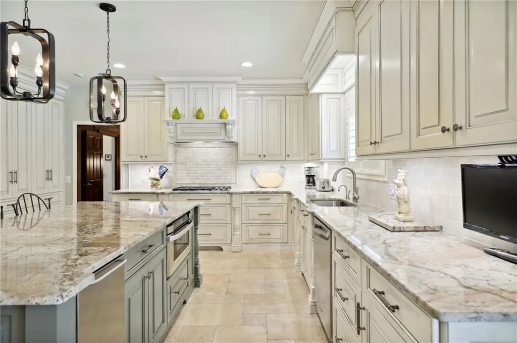 935 Ivy Falls Drive, Sandy Springs, Georgia 30328, 6 Bedrooms Bedrooms, ,4 BathroomsBathrooms,Residential,Sold,935 Ivy Falls Drive,7052087