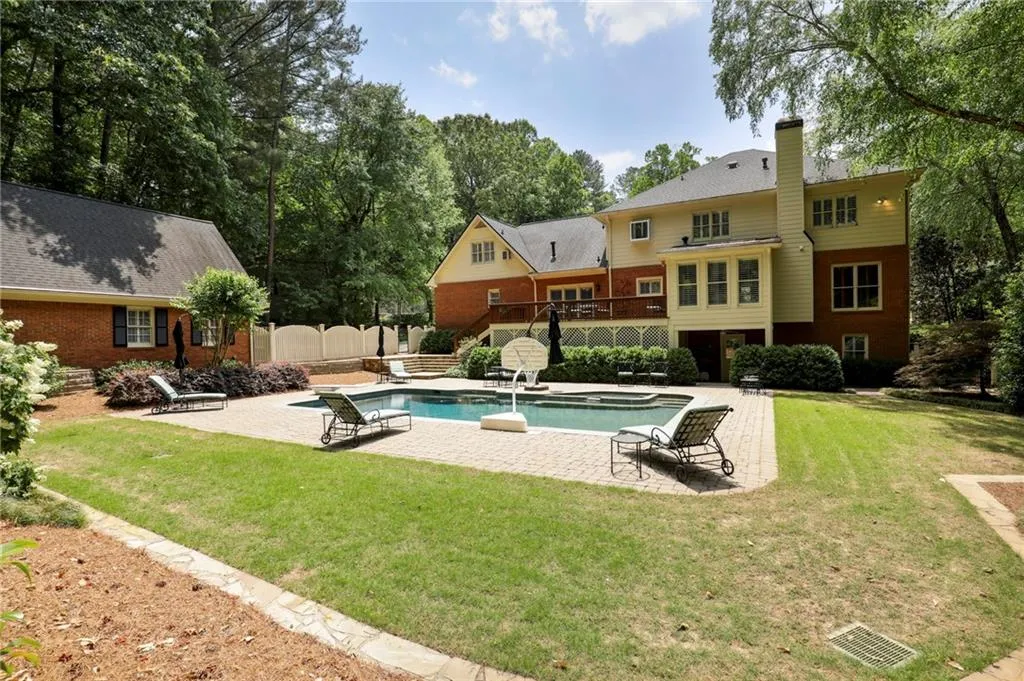 935 Ivy Falls Drive, Sandy Springs, Georgia 30328, 6 Bedrooms Bedrooms, ,4 BathroomsBathrooms,Residential,Sold,935 Ivy Falls Drive,7052087