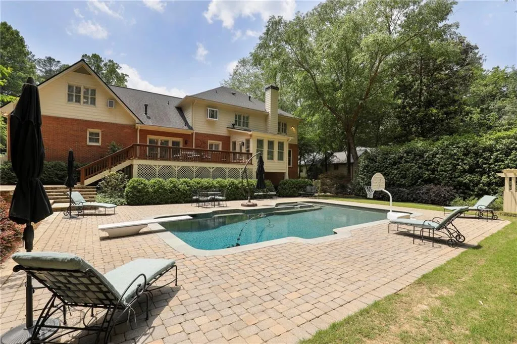 935 Ivy Falls Drive, Sandy Springs, Georgia 30328, 6 Bedrooms Bedrooms, ,4 BathroomsBathrooms,Residential,Sold,935 Ivy Falls Drive,7052087
