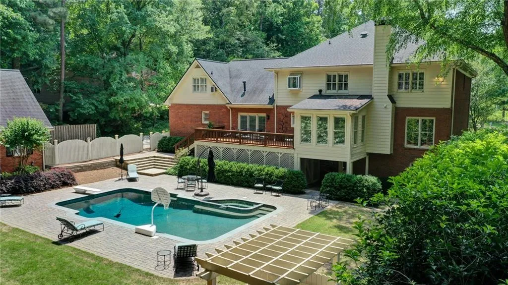 935 Ivy Falls Drive, Sandy Springs, Georgia 30328, 6 Bedrooms Bedrooms, ,4 BathroomsBathrooms,Residential,Sold,935 Ivy Falls Drive,7052087
