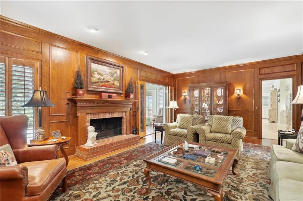 935 Ivy Falls Drive, Sandy Springs, Georgia 30328, 6 Bedrooms Bedrooms, ,4 BathroomsBathrooms,Residential,Sold,935 Ivy Falls Drive,7052087