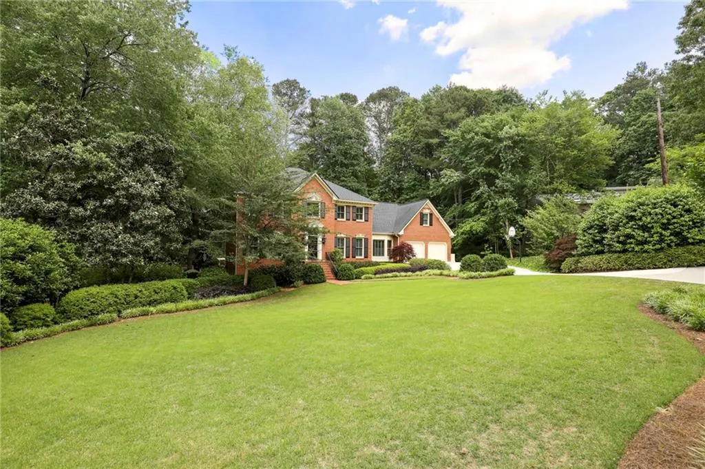 935 Ivy Falls Drive, Sandy Springs, Georgia 30328, 6 Bedrooms Bedrooms, ,4 BathroomsBathrooms,Residential,Sold,935 Ivy Falls Drive,7052087