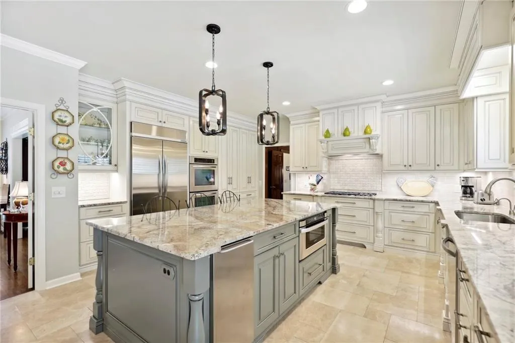 935 Ivy Falls Drive, Sandy Springs, Georgia 30328, 6 Bedrooms Bedrooms, ,4 BathroomsBathrooms,Residential,Sold,935 Ivy Falls Drive,7052087