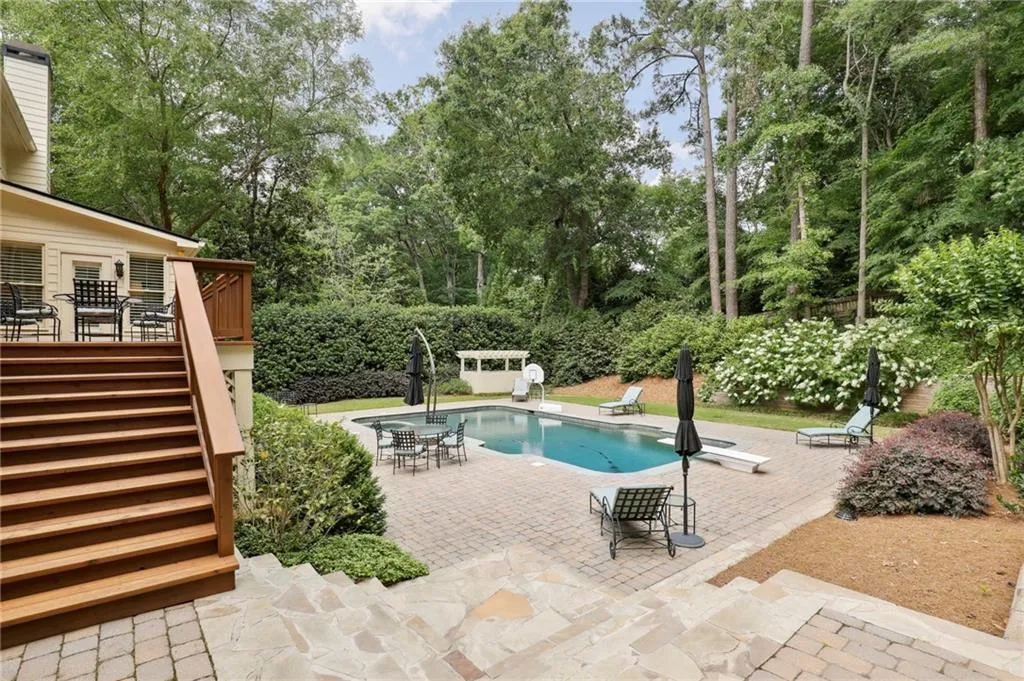 935 Ivy Falls Drive, Sandy Springs, Georgia 30328, 6 Bedrooms Bedrooms, ,4 BathroomsBathrooms,Residential,Sold,935 Ivy Falls Drive,7052087