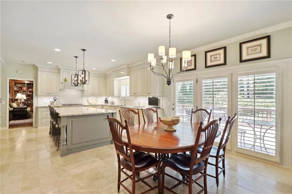 935 Ivy Falls Drive, Sandy Springs, Georgia 30328, 6 Bedrooms Bedrooms, ,4 BathroomsBathrooms,Residential,Sold,935 Ivy Falls Drive,7052087