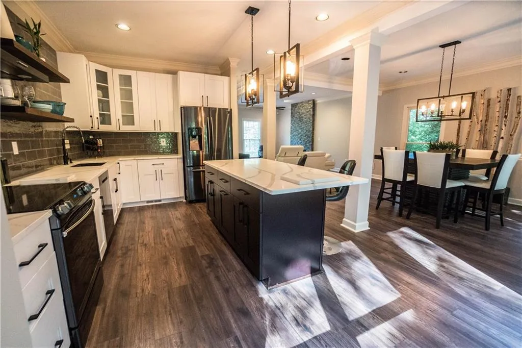8875 Carroll Manor Drive, Sandy Springs, Georgia 30350, 3 Bedrooms Bedrooms, ,2 BathroomsBathrooms,Residential,Sold,8875 Carroll Manor Drive,6578190