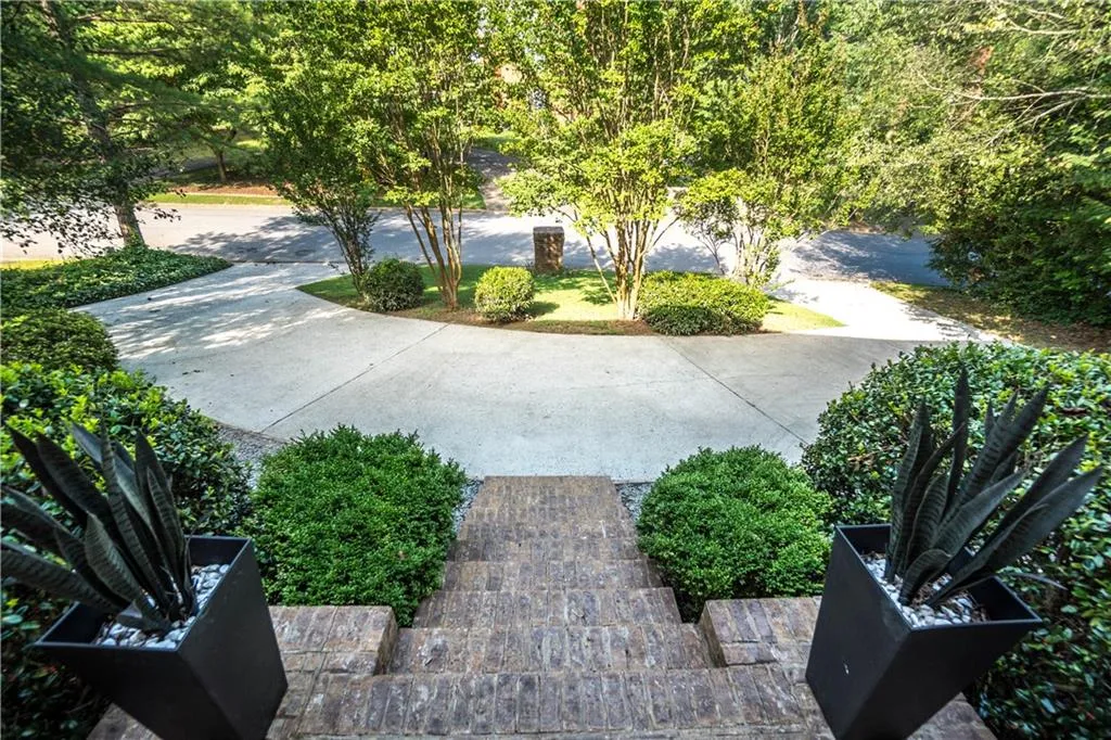8875 Carroll Manor Drive, Sandy Springs, Georgia 30350, 3 Bedrooms Bedrooms, ,2 BathroomsBathrooms,Residential,Sold,8875 Carroll Manor Drive,6578190