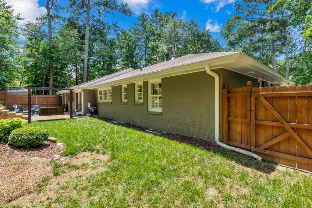 5515 Sherrell Drive, Atlanta, Georgia 30342, 3 Bedrooms Bedrooms, ,2 BathroomsBathrooms,Residential,Sold,5515 Sherrell Drive,6743580