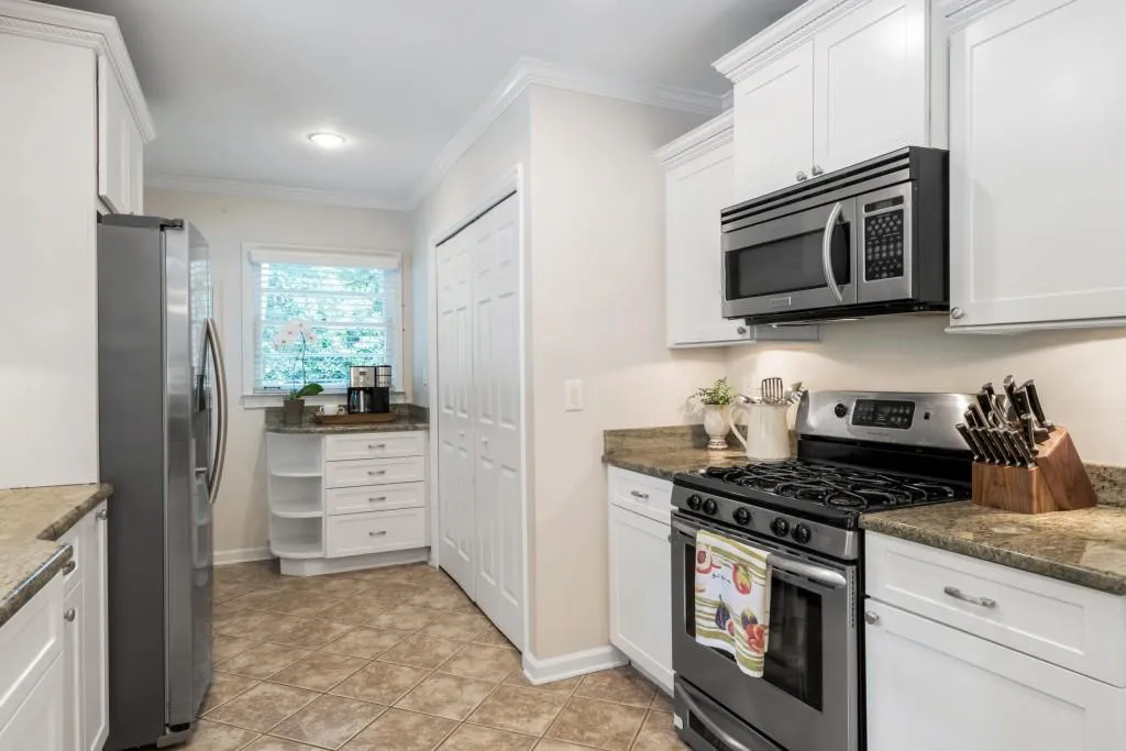 5515 Sherrell Drive, Atlanta, Georgia 30342, 3 Bedrooms Bedrooms, ,2 BathroomsBathrooms,Residential,Sold,5515 Sherrell Drive,6743580