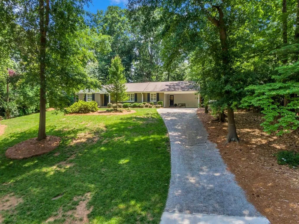 5515 Sherrell Drive, Atlanta, Georgia 30342, 3 Bedrooms Bedrooms, ,2 BathroomsBathrooms,Residential,Sold,5515 Sherrell Drive,6743580