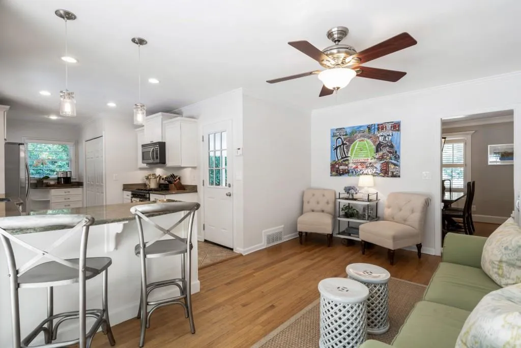 5515 Sherrell Drive, Atlanta, Georgia 30342, 3 Bedrooms Bedrooms, ,2 BathroomsBathrooms,Residential,Sold,5515 Sherrell Drive,6743580