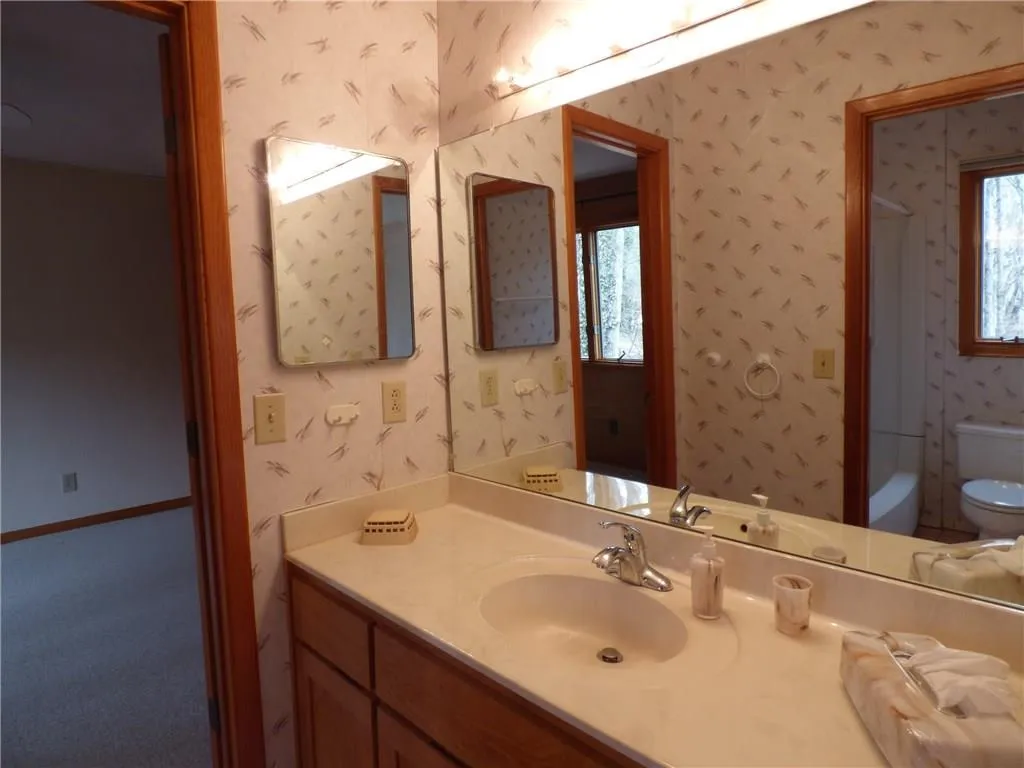 350 Spalding Lake Court, Sandy Springs, Georgia 30350, 4 Bedrooms Bedrooms, ,3 BathroomsBathrooms,Residential,Sold,350 Spalding Lake Court,5650166