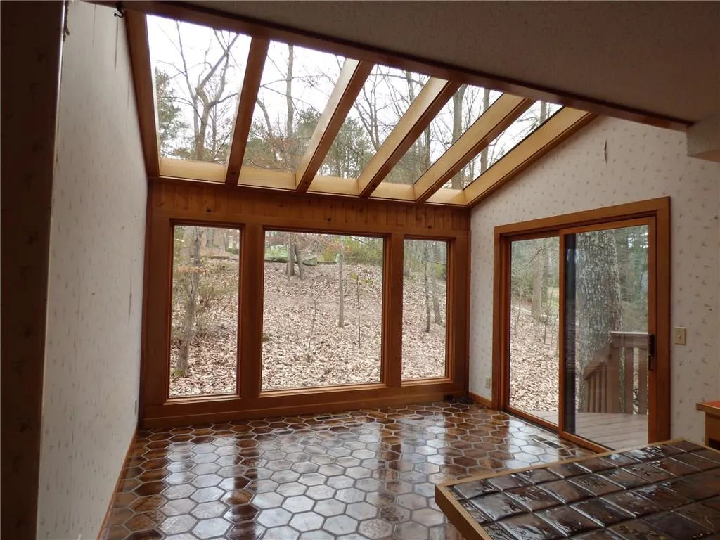 350 Spalding Lake Court, Sandy Springs, Georgia 30350, 4 Bedrooms Bedrooms, ,3 BathroomsBathrooms,Residential,Sold,350 Spalding Lake Court,5650166