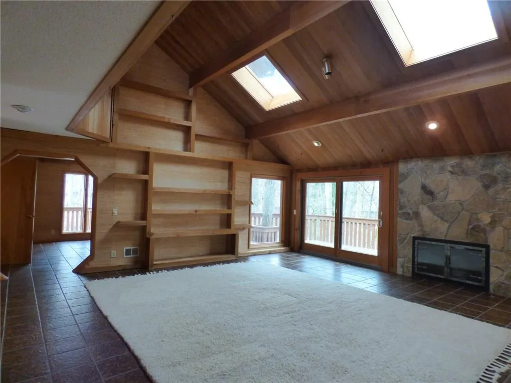 350 Spalding Lake Court, Sandy Springs, Georgia 30350, 4 Bedrooms Bedrooms, ,3 BathroomsBathrooms,Residential,Sold,350 Spalding Lake Court,5650166