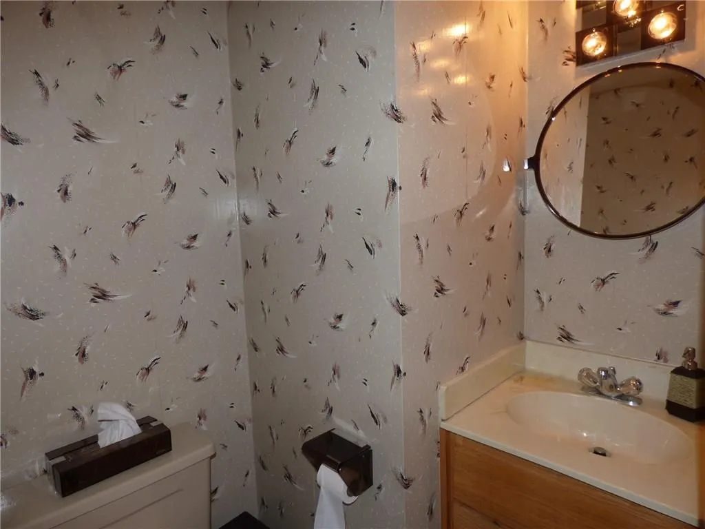 350 Spalding Lake Court, Sandy Springs, Georgia 30350, 4 Bedrooms Bedrooms, ,3 BathroomsBathrooms,Residential,Sold,350 Spalding Lake Court,5650166