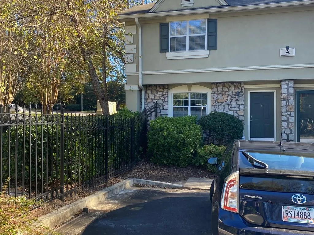 6900 Roswell Road Ne Unit A1, Atlanta, Georgia 30328, 2 Bedrooms Bedrooms, ,2 BathroomsBathrooms,Residential,Sold,6900 Roswell Road Ne Unit A1,6809514