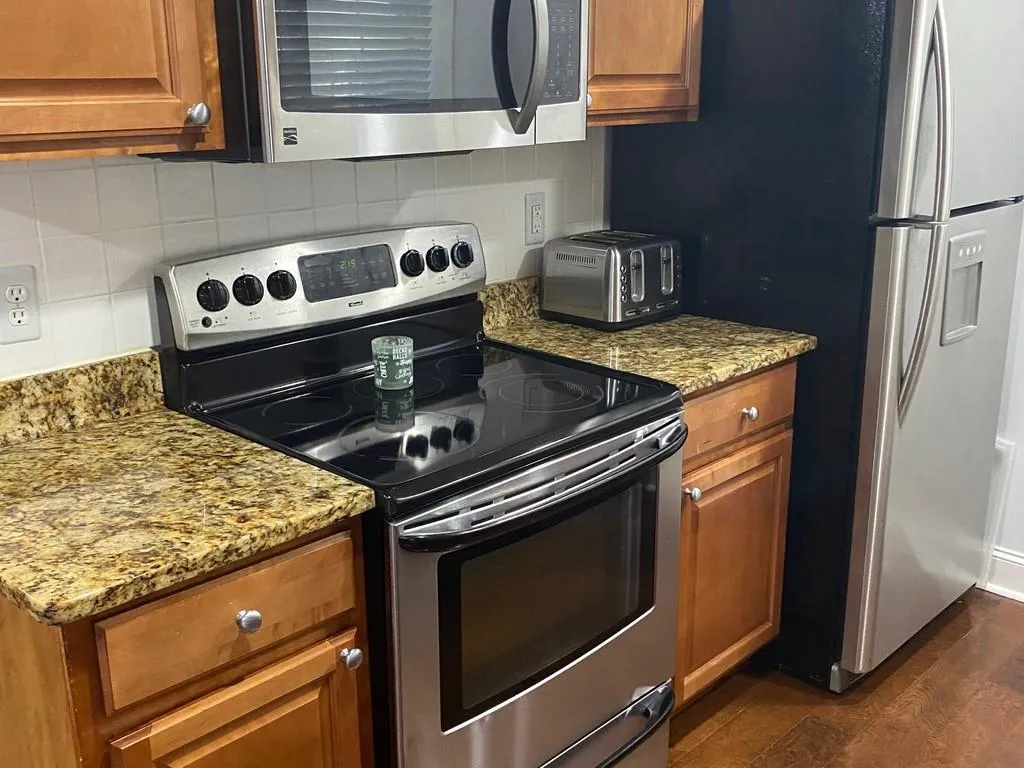 6900 Roswell Road Ne Unit A1, Atlanta, Georgia 30328, 2 Bedrooms Bedrooms, ,2 BathroomsBathrooms,Residential,Sold,6900 Roswell Road Ne Unit A1,6809514