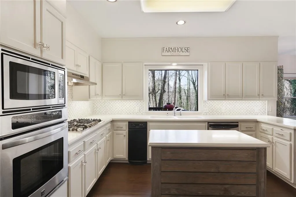 145 Spalding Mill, Sandy Springs, Georgia 30350, 5 Bedrooms Bedrooms, ,4 BathroomsBathrooms,Residential,Sold,145 Spalding Mill,6506715