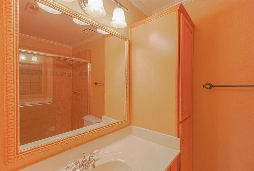 710 Barrington Hills Drive, Sandy Springs, Georgia 30350, 2 Bedrooms Bedrooms, ,2 BathroomsBathrooms,Residential,Sold,710 Barrington Hills Drive,5998915