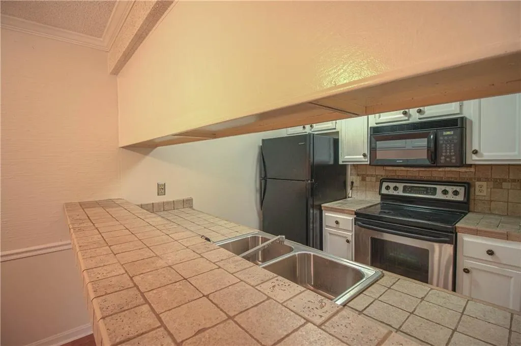 710 Barrington Hills Drive, Sandy Springs, Georgia 30350, 2 Bedrooms Bedrooms, ,2 BathroomsBathrooms,Residential,Sold,710 Barrington Hills Drive,5998915