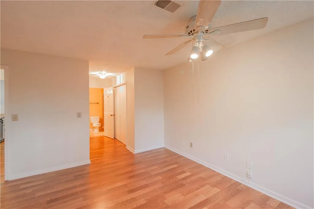 710 Barrington Hills Drive, Sandy Springs, Georgia 30350, 2 Bedrooms Bedrooms, ,2 BathroomsBathrooms,Residential,Sold,710 Barrington Hills Drive,5998915