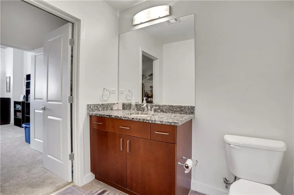Second bath with access from bedroom and hall