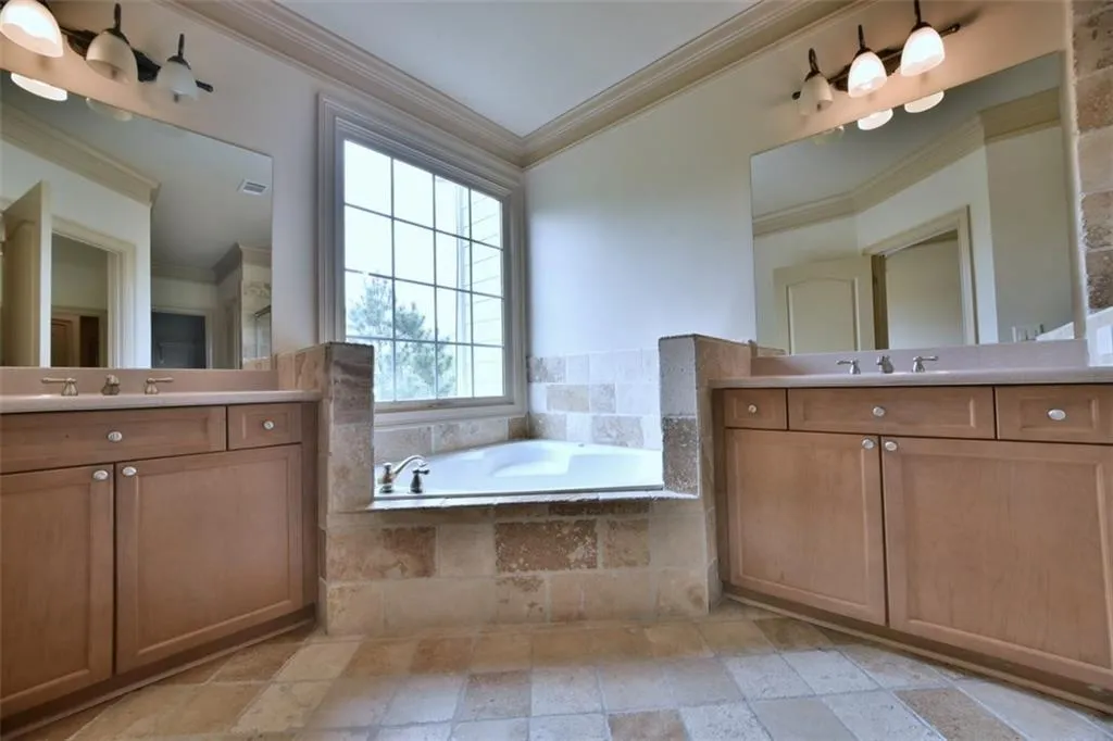 964 Persimmon Point, Atlanta, Georgia 30328, 3 Bedrooms Bedrooms, ,3 BathroomsBathrooms,Residential,Sold,964 Persimmon Point,5677123