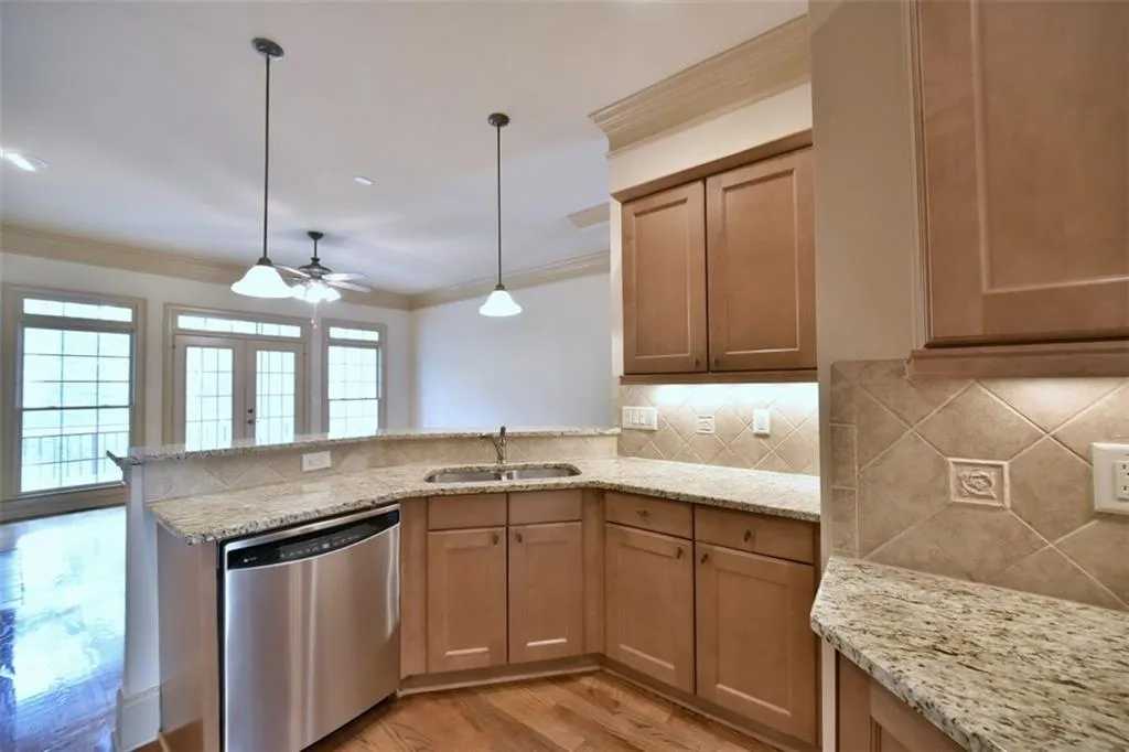 964 Persimmon Point, Atlanta, Georgia 30328, 3 Bedrooms Bedrooms, ,3 BathroomsBathrooms,Residential,Sold,964 Persimmon Point,5677123