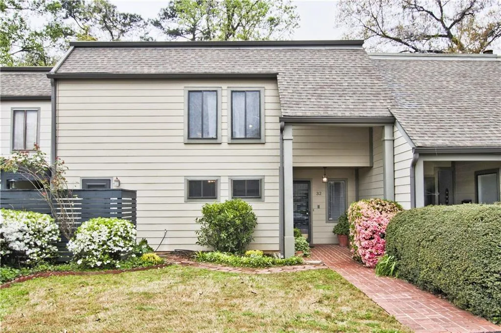 32 Forrest Place, Sandy Springs, Georgia 30328, 3 Bedrooms Bedrooms, ,2 BathroomsBathrooms,Residential,Sold,32 Forrest Place,5997479