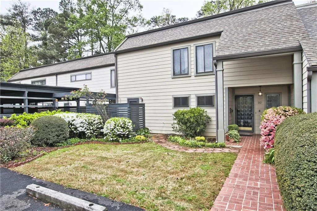 32 Forrest Place, Sandy Springs, Georgia 30328, 3 Bedrooms Bedrooms, ,2 BathroomsBathrooms,Residential,Sold,32 Forrest Place,5997479